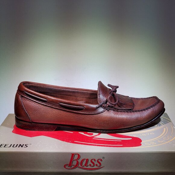 VINTAGE G H  BASS CLARKSON TWOTONE KILTIE...BOW TASSEL WEEJUNS...ORIGINAL BOX main image 5